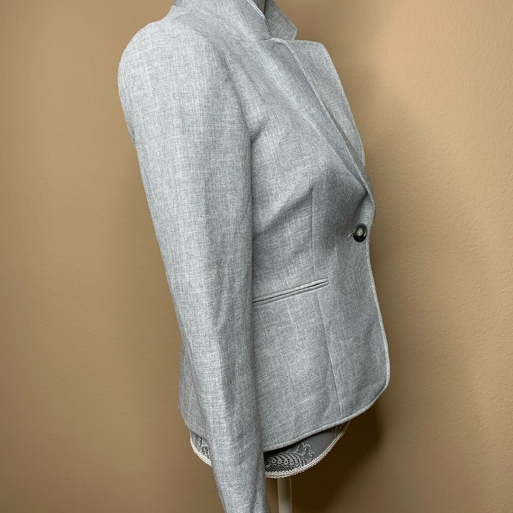 Tahari blazer - Picture 4 of 6